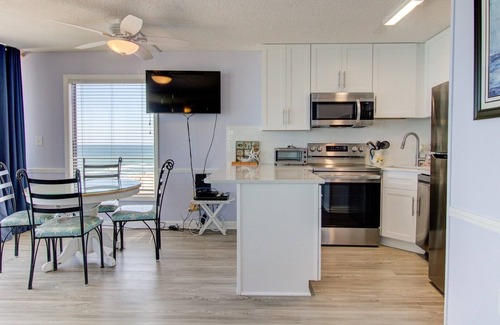 Wilmington Beach Condominio | 1014 The Sea Is Calling by Atlantic Towers