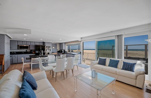Oxnard Shores Casa | 1015MBR -OCEANFRONT 5 bedroom 4 bath SLEEPS 10