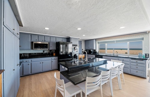Oxnard Shores Casa | 1015MBR -OCEANFRONT 5 bedroom 4 bath SLEEPS 10