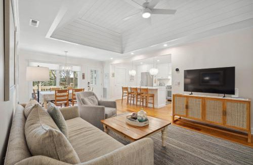 West Beach Casa | 1016 Sparrow Pond Cottage by Akers Ellis Rentals