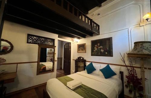 China Town Hotel | 103 - Bed and Brews