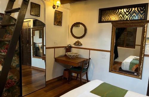 China Town Hotel | 103 - Bed and Brews