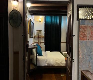 China Town Hotel | 103 - Bed and Brews