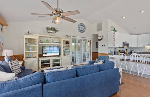 Corolla Village Casa | 1030 La Ballena Cottage *3 Min Walk to Beach