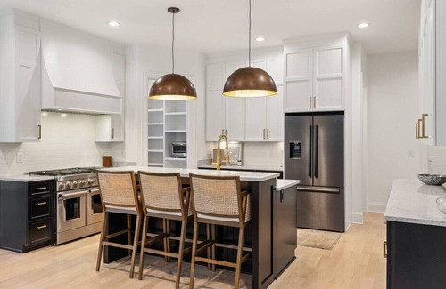 Nashville Apartamento | 1037 Battery Lane Nashville (Charissa) - Luxury Home in Green Hills with Garage and Fenced Yard