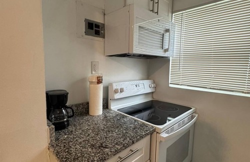 Tropic Apartamento | 104 Cozy Studio - River Views & Prime Location