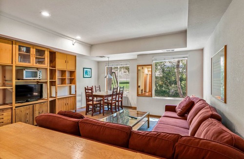 Olympic Valley Apartamento | 104 | Peaceful Studio - Hot Tubs + Nature Walks