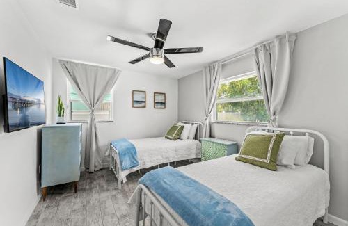 Golden Beach Estates Casa | 105 Bay Dr N
