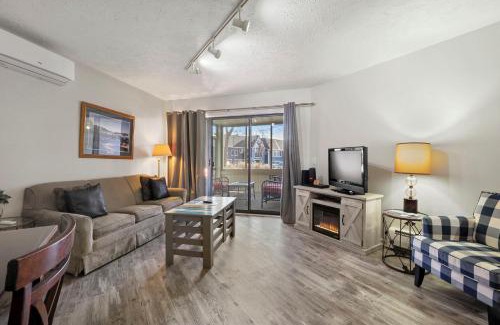 Charlevoix Casa | 105 Pointes North Inn