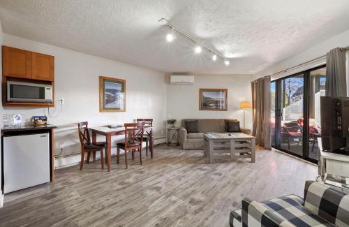 Charlevoix Casa | 105 Pointes North Inn