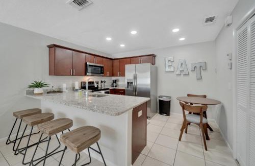 Apollo Beach Casa | 1053 Apollo Beach Blvd Unit 5
