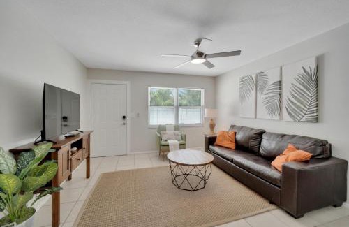 Apollo Beach Casa | 1053 Apollo Beach Blvd Unit 5