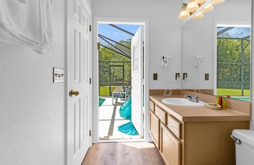Lake Berkley Casa | 1061 Lake Berkley 4 Bed with Pool&Spa