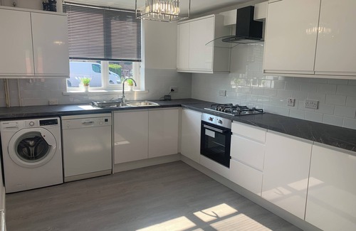 Kidlington Casa | 10min to Oxford - 3 Bedrooms - Sleeps 7 - Pets Ok