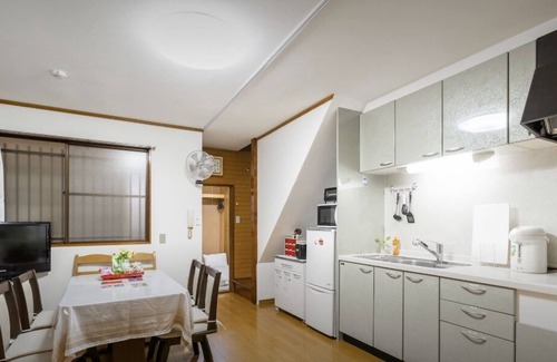 Sumiyoshi Casa | 10mins train to Namba, 4mins walk to stn, 2floor Japanese style whole house