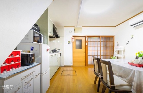 Sumiyoshi Casa | 10mins train to Namba, 4mins walk to stn, 2floor Japanese style whole house