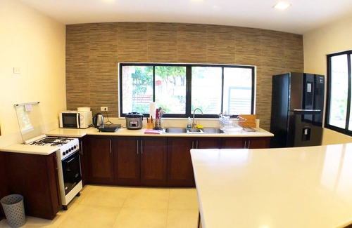 Mandaue Casa | 10PAX :: 4 dormitorios con piscina privada :: GRAN CASA