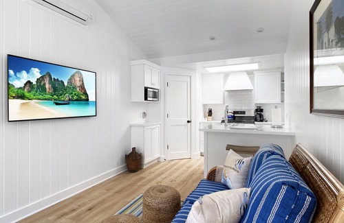 Laguna Beach Cabaña | 11/16 to 1/5 SPECIAL 90/nt GORGEOUS COTTAGE! 1 BLOCK TO THE BEACH!