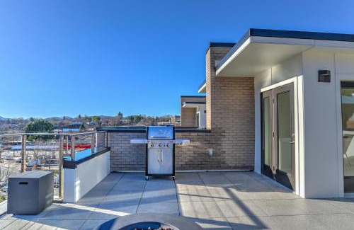 East End - Valley Street Casa | 11 Bauhaus Townhome