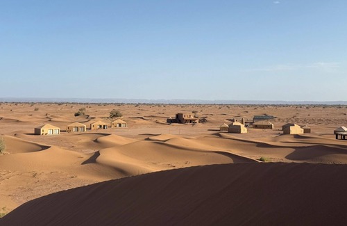 M'Hamid El Ghizlane Alquiler De RV | 11-bedroom campground in terrific M'Hamid El Ghizlane with AC