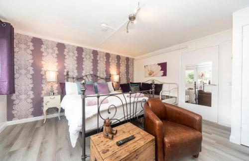 Little Missenden Apartamento | 11 Boutique studio apartment perfect for peaceful getaway, secluded garden, quiet location