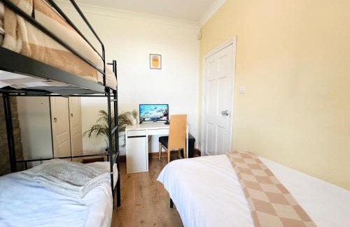 Brent Casa | 11 Guests - 6min Drive to the Wembley Stadium