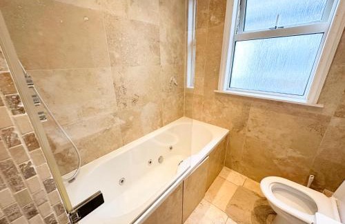 Brent Casa | 11 Guests - 6min Drive to the Wembley Stadium
