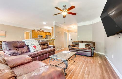 Little Rock Casa | 11 Mi to Dtwn Little Rock Home with Large Deck!