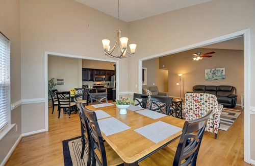 Browns Summit Casa | ¡NUEVO! 1-Acre Family Home w / Pool ~ 11 Mi a Greensboro