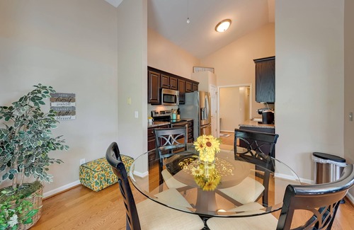 Browns Summit Casa | ¡NUEVO! 1-Acre Family Home w / Pool ~ 11 Mi a Greensboro