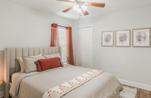Vero Beach South Casa | 11 Mins to Beach - 3BR w Private Pool + Grill