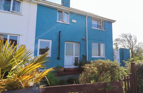 Elim Cabaña | 11 PENYGROES, pet friendly, with a garden in Llanddeusant