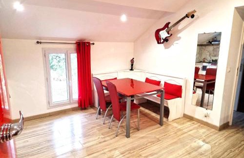 Razac-sur-l'Isle Apartamento | 11 - Très joli 2 pièces climatisé tout équipé pour 1 à 5 personnes, vue sur parc arboré, parking privatif gratuit, grand fourgon possible, tout le linge de maison est fourni