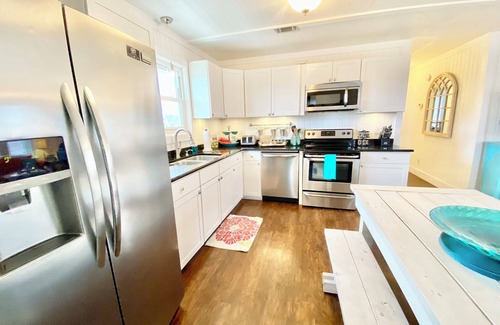 Laguna Beach Estates Casa | $775 Aug 8-23!! Laguna Beach~5th House from the Perfect Beach Access# 83! Covered Parking!!