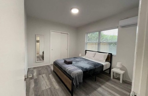 West Little Havana Apartamento | 1117 Apt 3 · 1bed/1bath apt w/ parking & patio great location !