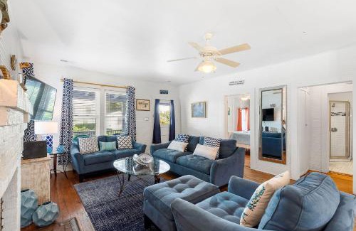 Folly Beach Casa | 1120 E Arctic Ave - Neptune's Folly - Ocean View