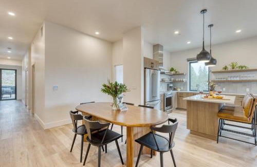 Bend Casa | 1127 Aerie Buyout 2 Units w Hot TubMountain Views Near Downtown