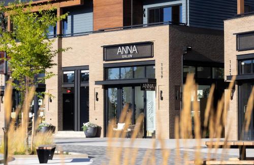 Bend Casa | 1127 Aerie Buyout 2 Units w Hot TubMountain Views Near Downtown