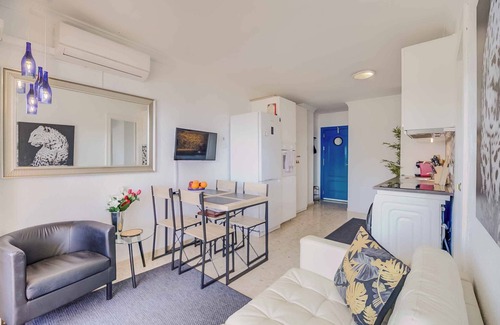 Costa del Sol Apartamento | 113 - Apartamento en primera línea de playa con piscina en Fuengirola.