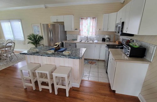 Tuckahoe Casa | 114 Sandbar, Oceanside, Pool, Private Beach Access