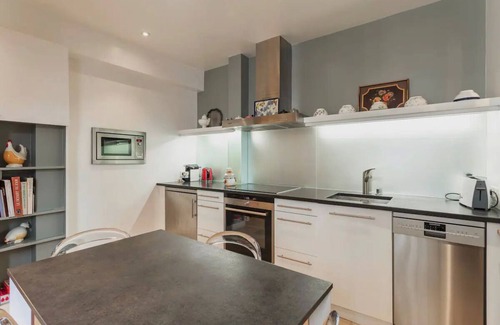 4th Arrondissement Apartamento | 115m² of Authentic French Living Le Marais/ Île Saint-Louis and The Seine"