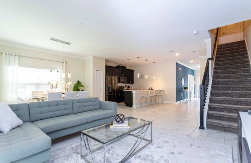 Davenport Villa | 1180 CD - Magical 5BR Townhome with Pool