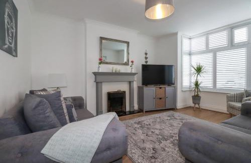 Porth Casa | 119 Henver Road
