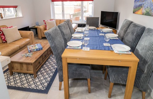 Coventry Cabaña | 11A LOWER FORD STREET, pet friendly, with a garden in Coventry