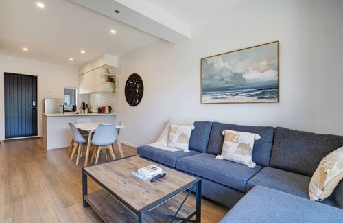 Auckland Apartamento | Huntington Townhouse with Patio and Parking
