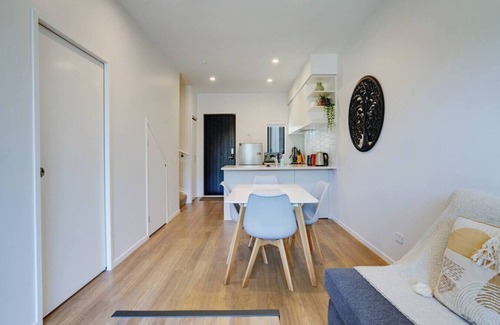 Auckland Apartamento | Huntington Townhouse with Patio and Parking