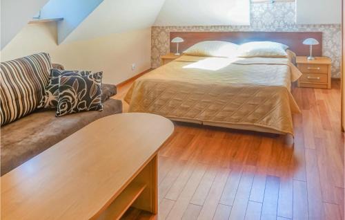 Debina Casa | 12 Bedroom Stunning Home In Debina