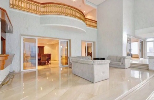 El Poblado Apartamento | 12 Bedrooms Luxury Poblado Penthouse Heated Pool Sauna Butler Security