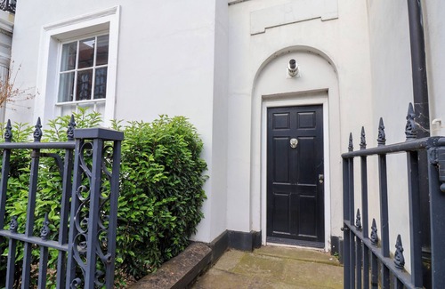 Beverley Cabaña | 12 Cross Street