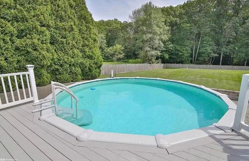 Reeders Casa | 12 Guest Villa Hot Tub With Large Backyard